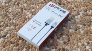 Syncwire Nylon Lightning zu USB Kabel. Das Kabel ist Apple MFi zertifiziert