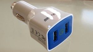 BESTEK Qualcomm 2.0 Quick Charge USB KFZ Schnellladegerät mit 2 USB Ports und 36W Leistung.