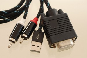 Das Ligawo 6518932 HDMI zu VGA mit Cinch Audio Adapterkabel