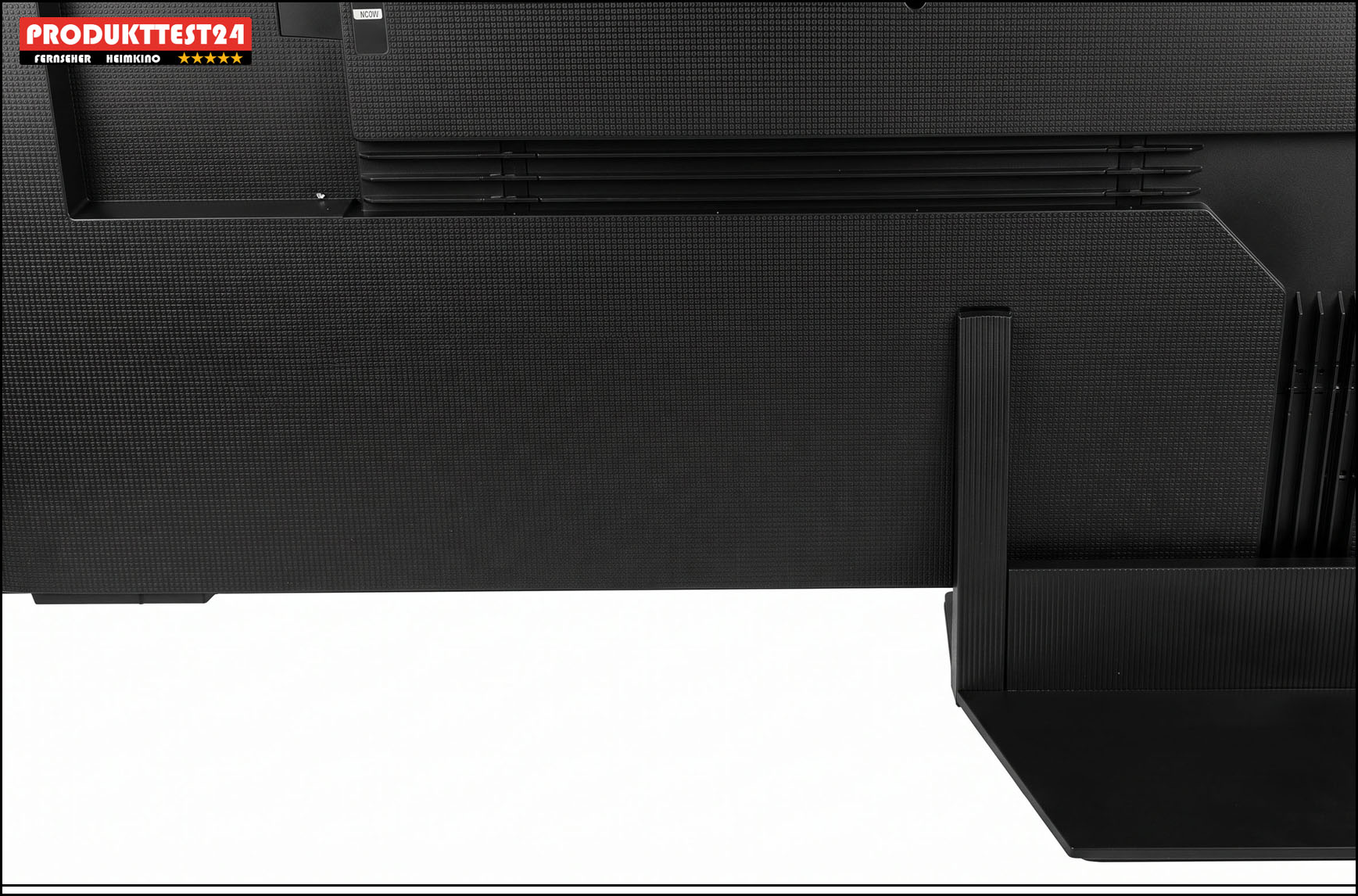 Alle Anschlüsse sind seitlich ausgerichtet und in einer Vertiefung platziert.