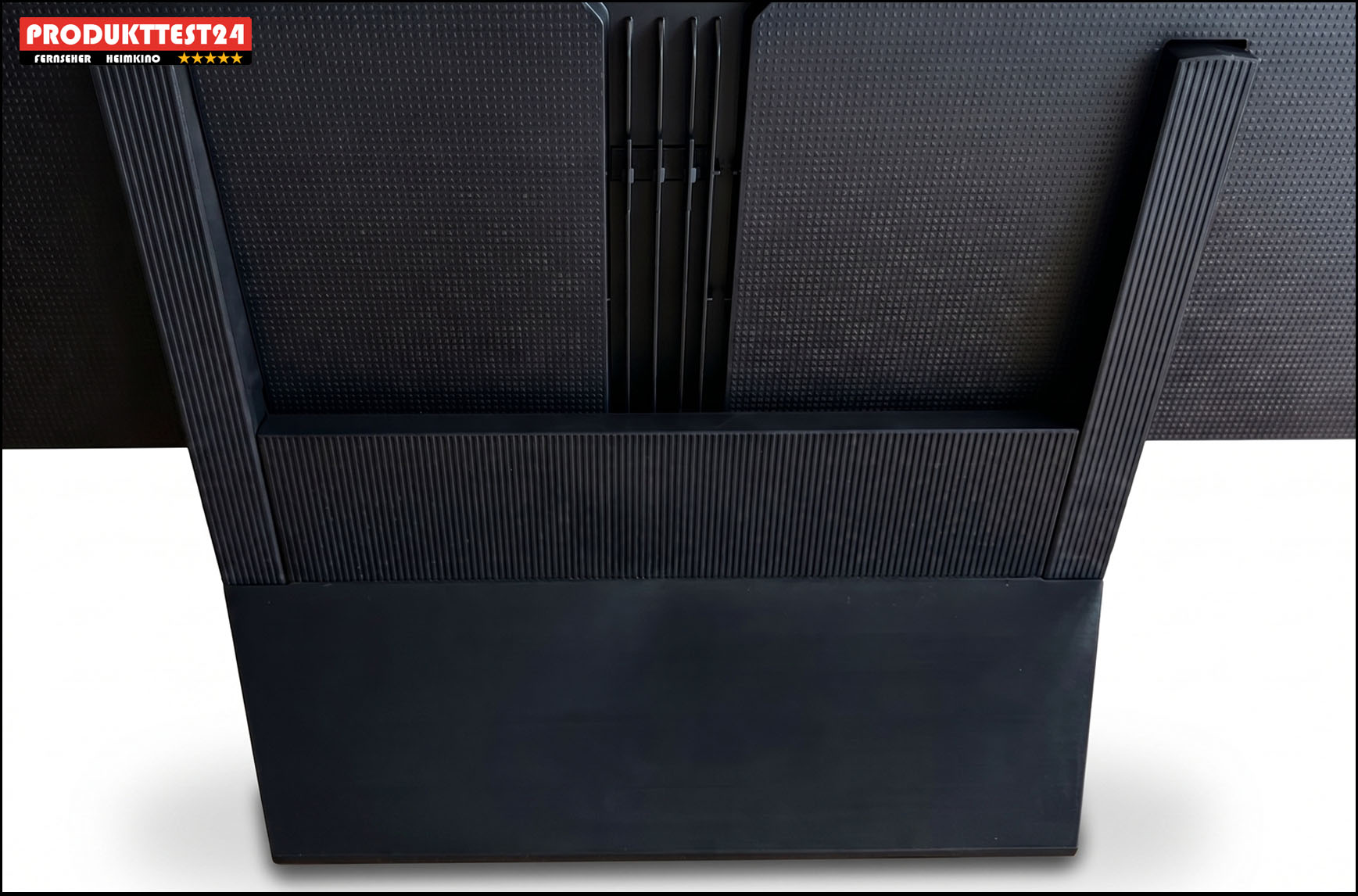 Kabelkanäle sorgen beim Samsung GMR85R95H für eine saubere Optik.