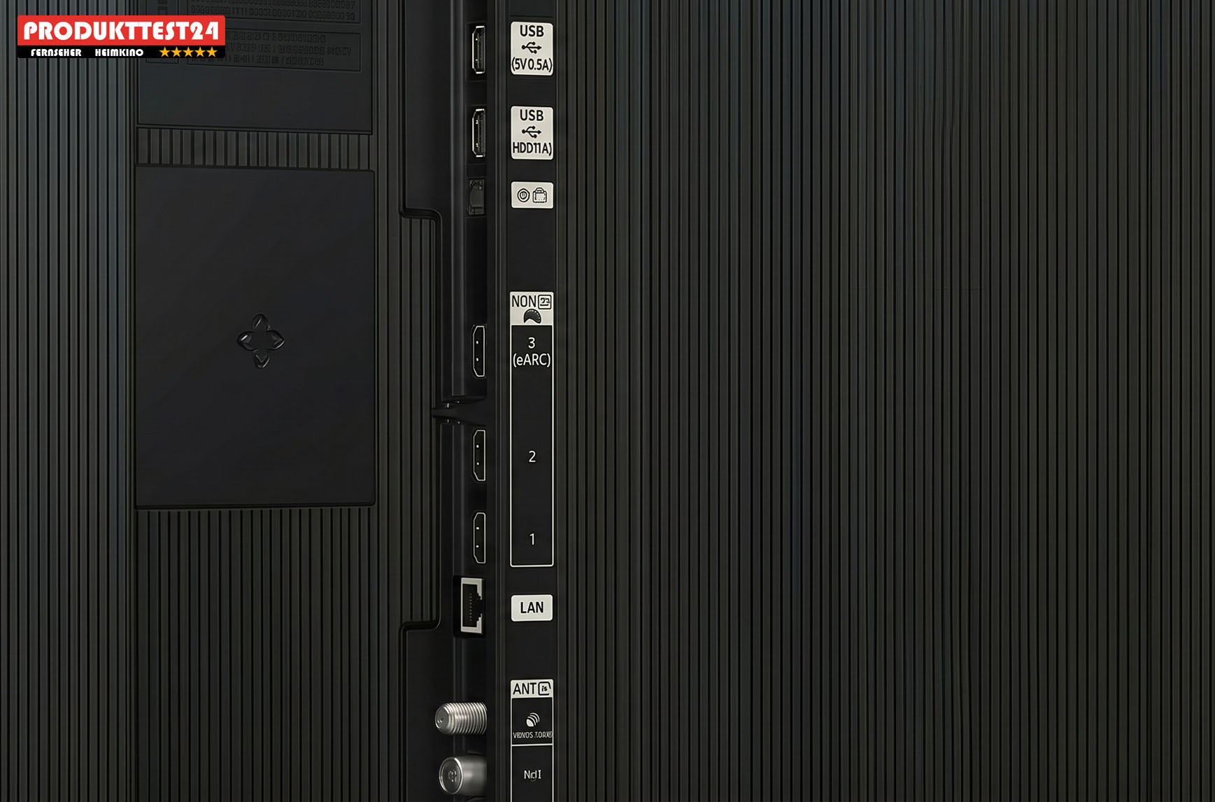 Blick auf die Rückseite: Gut sortiertes Anschlussfeld mit drei HDMI-Eingängen (inklusive eARC), zwei USB-Ports, LAN und Antennenanschlüssen.